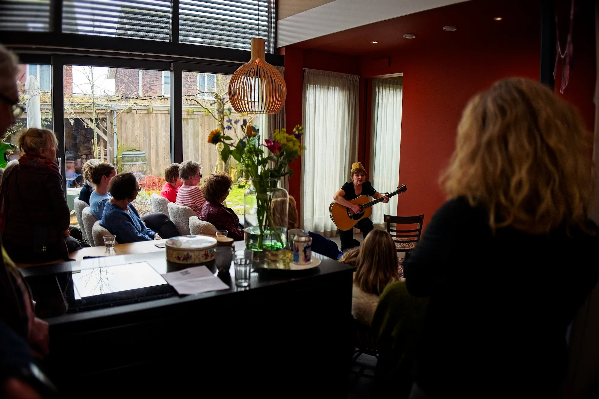 Ksenia-speelt-Tapas-Gluren-bij-de-Buren-Hilversum-2026-LR-2.jpg