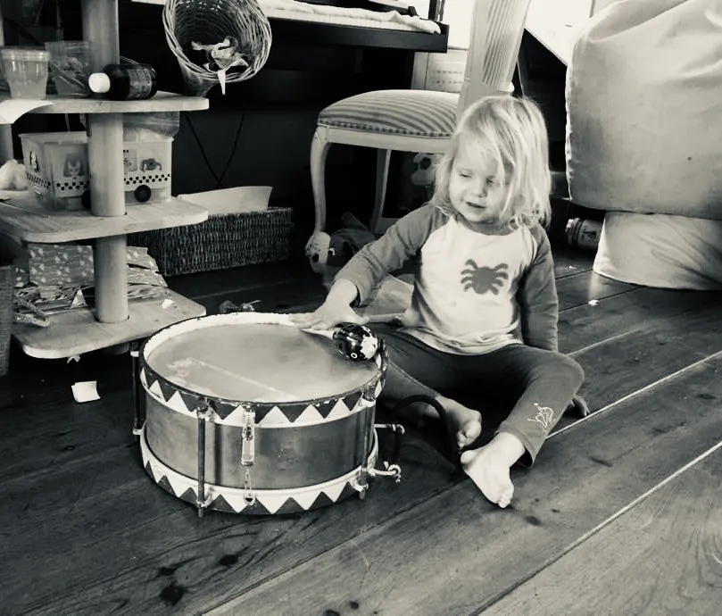 ksenia-speelt-theaterstuk-oscar-en-oma-rozerood-in-theater-de-garage-in-venlo.jpg
