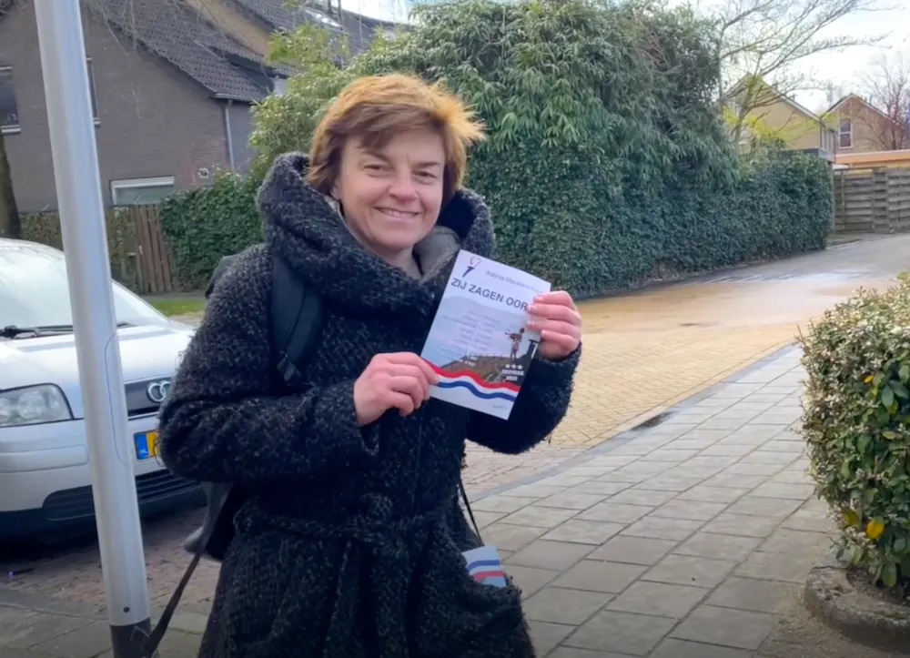 ksenia-speelt-zij-zagen-oorlog-in-emmen-wageningen-heino-dalfsen-zwolle-windesheim-leerdam-meppel-amsterdam-en-daar-foldert-ze-voor.png