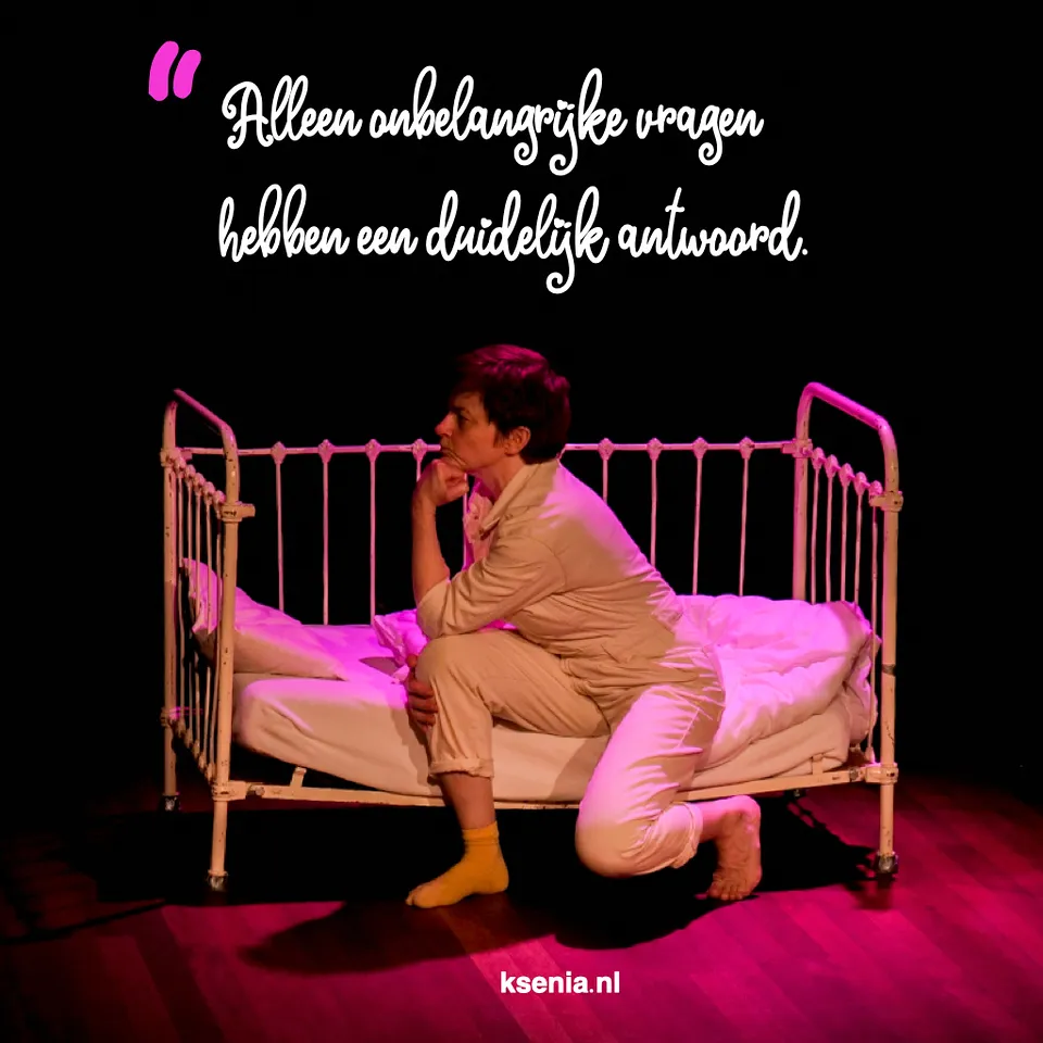 ksenia-speelt-theatershow-oscar-en-oma-rozerood.jpg